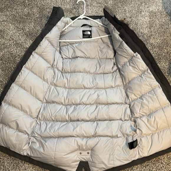 North Face Puffer - Picture 2 of 4